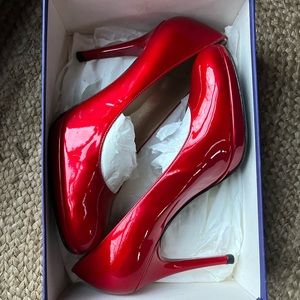 Stuart Weitzman Platswoon Hed Quasar - Cherry Red Heels